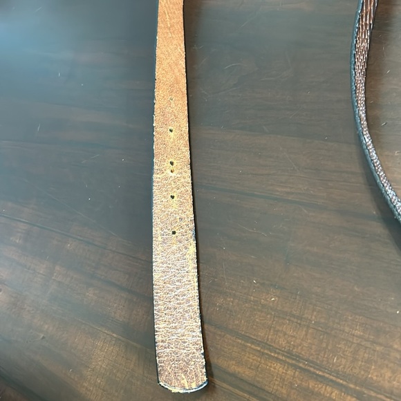 IZETTE Croc Embossed Leather Belt with Double C Two Tone Belt Buckle - Picture 13 of 15